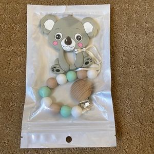 Natural and BPA free Wood and silicon teether